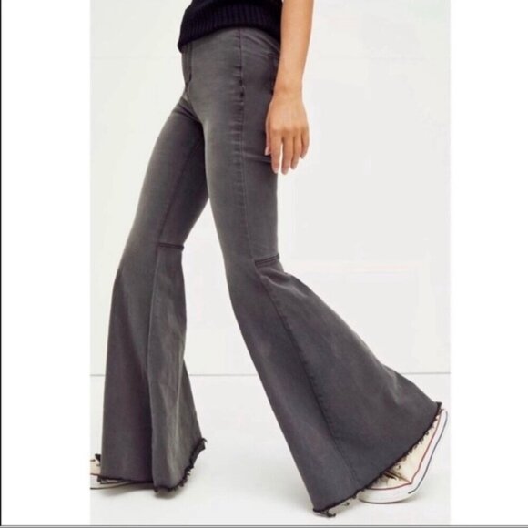 We The Free Denim - Free People 'We the Free' Just Float On black flare jeans 29 stretch